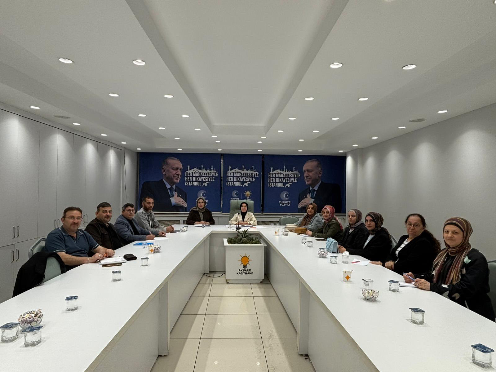 SEKRETERYA MAHALLE BAŞKANLARI AYLIK TOPLANTISI