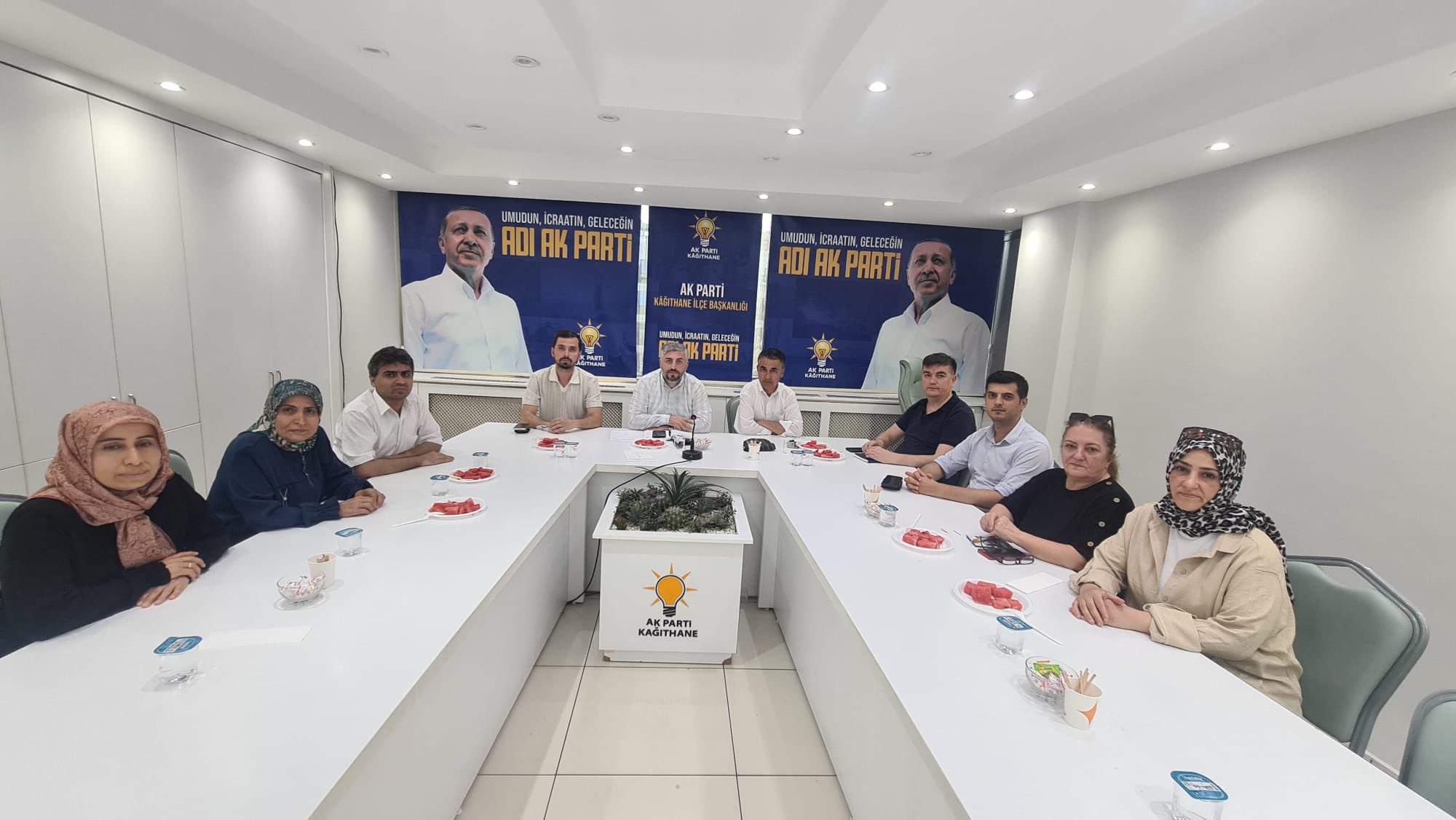 SİVİL TOPLUM VE MAHALLE BAŞKANLARIYLA İSTİŞARE