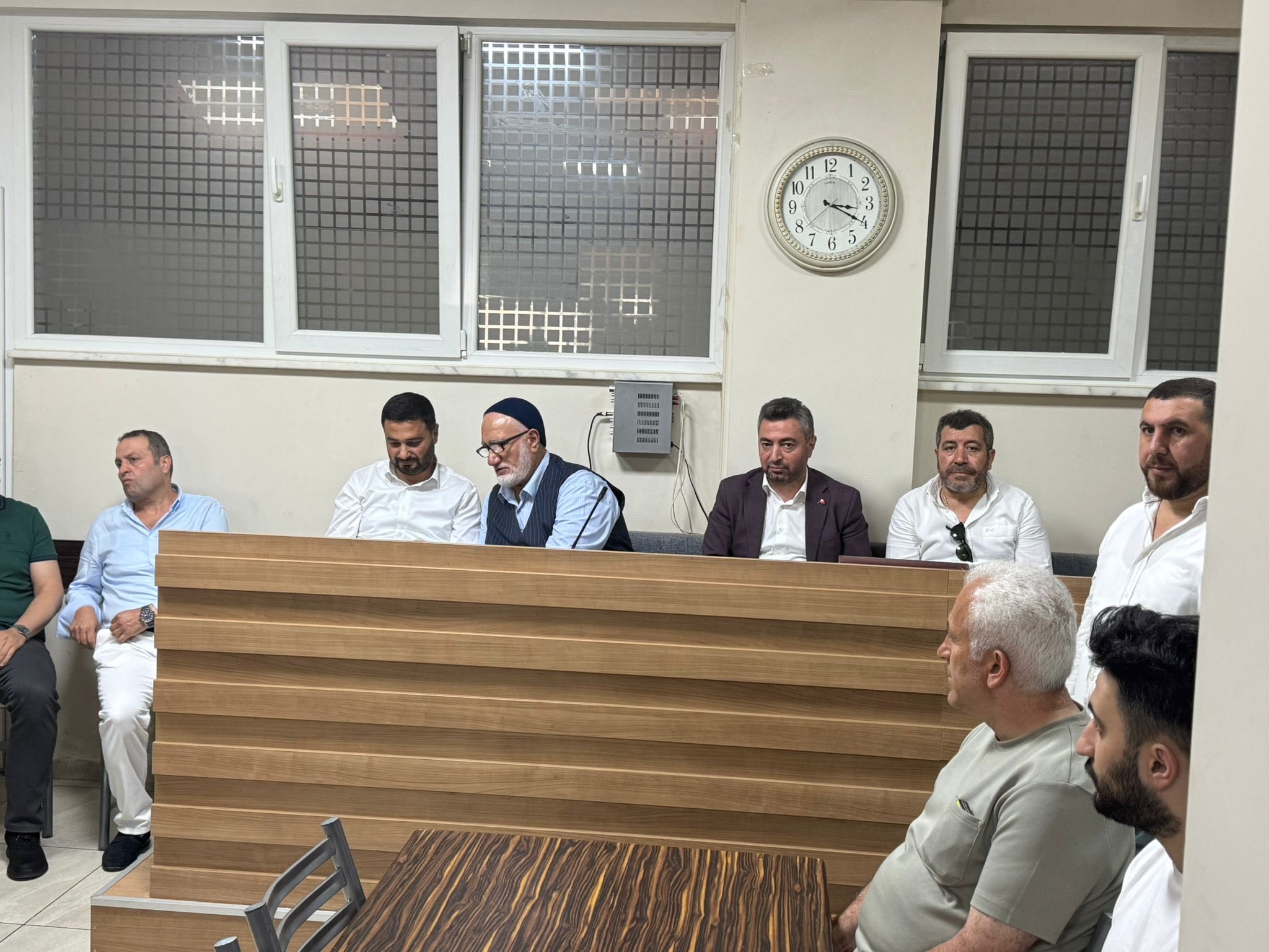 BİTLİSLİ KARDEŞLERİMİZLE BİRLİKTEYİZ