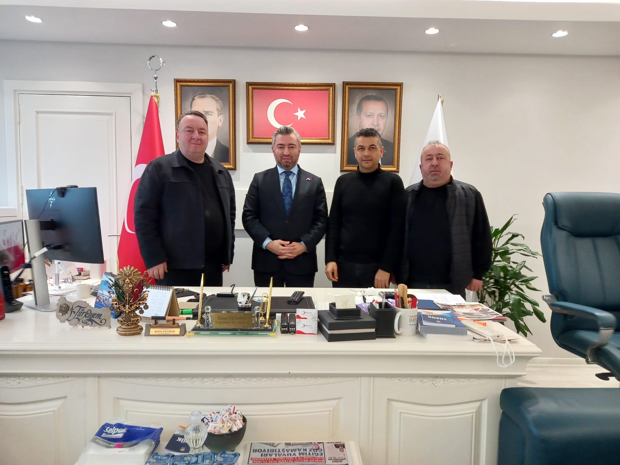 MUHTARIMIZDAN İLÇE BAŞKANLIĞIMIZA ZİYARET